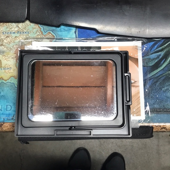 Mary Kay New mirrored stand in clear zippered bag - Picture 3 of 4